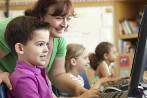 4 Formas de Usar Dailos.ai en Clase